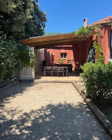 Homestay Les 3 Ifs Villeneuve-les-Avignon