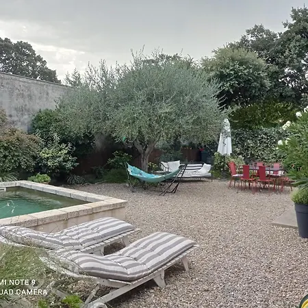 Les 3 Ifs Homestay Villeneuve-les-Avignon
